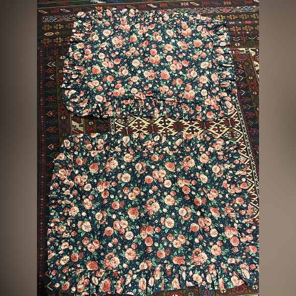 Vintage Other - Vintage Pair of Floral Rose Print Cotton Pillowcases with Ruffle Edges